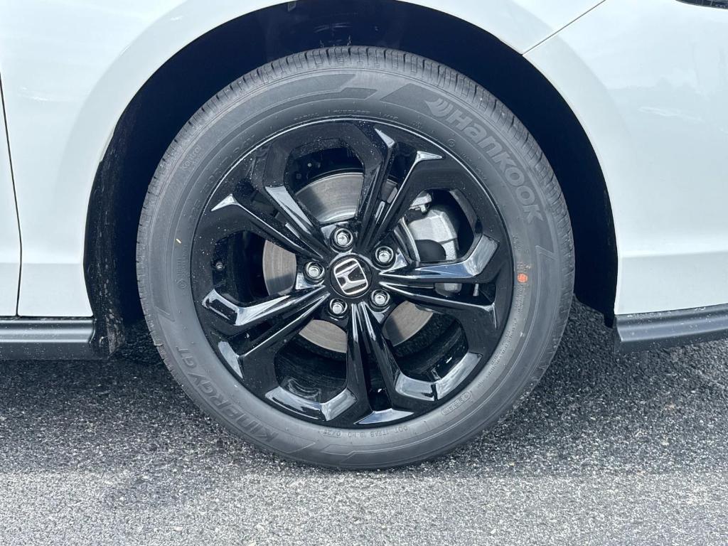 new 2025 Honda Accord car, priced at $32,165