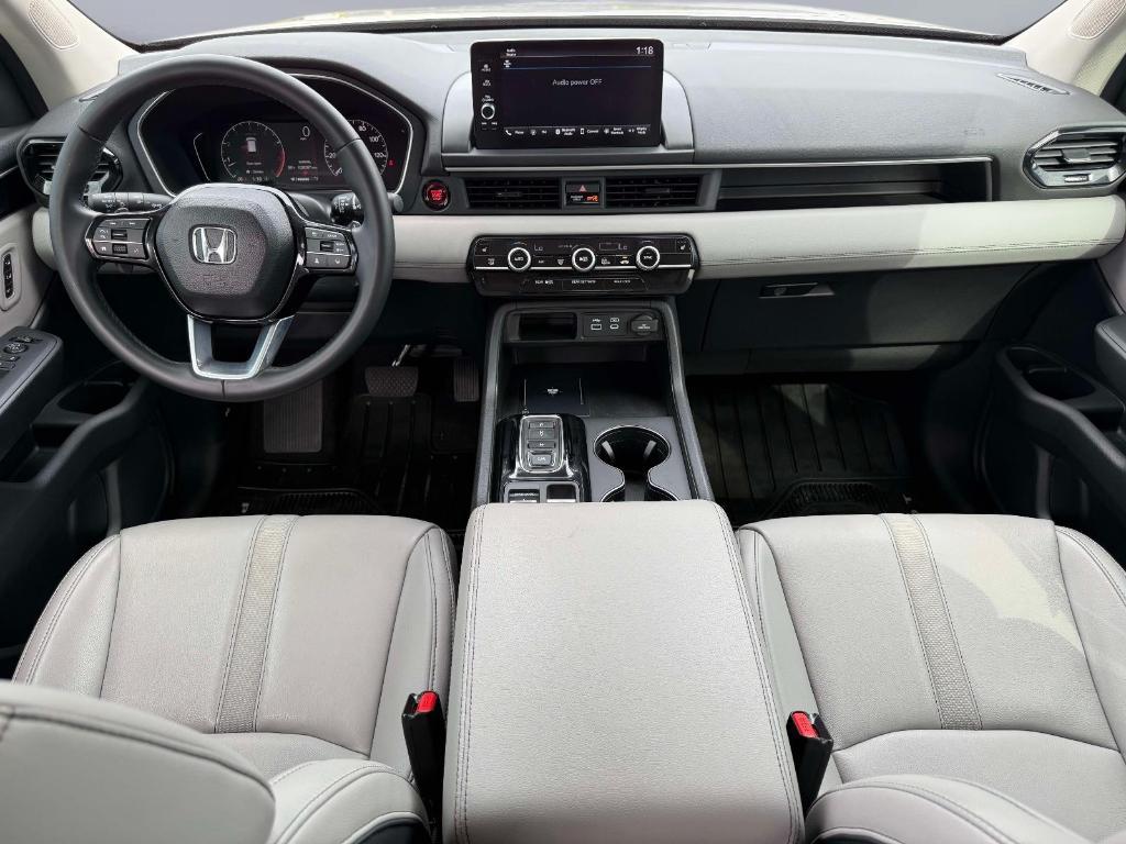 used 2023 Honda Pilot car, priced at $32,695
