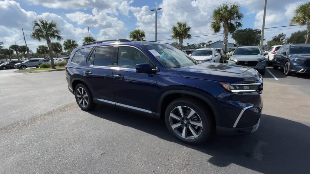 new 2025 Honda Pilot car, priced at $50,615