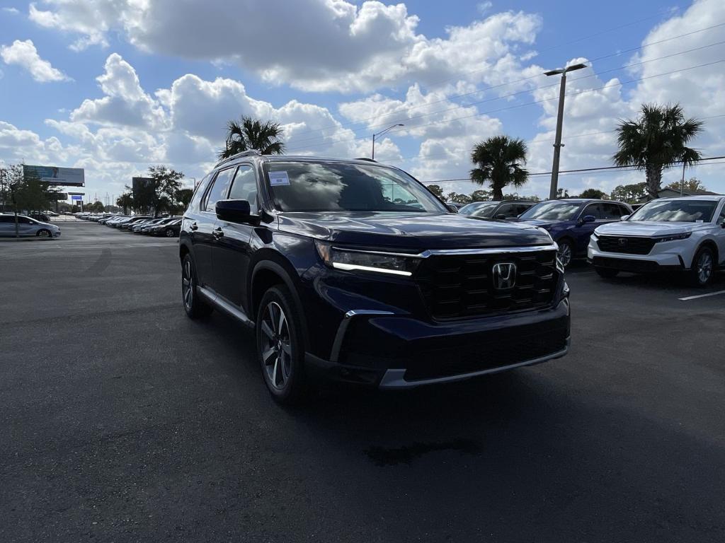 new 2025 Honda Pilot car, priced at $50,615