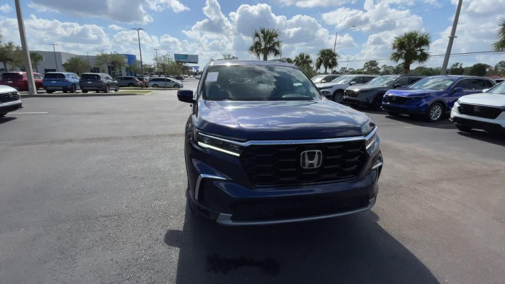 new 2025 Honda Pilot car, priced at $50,615