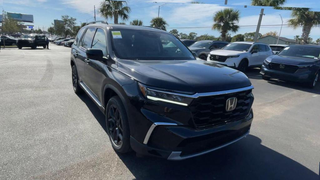 new 2025 Honda Pilot car, priced at $52,895