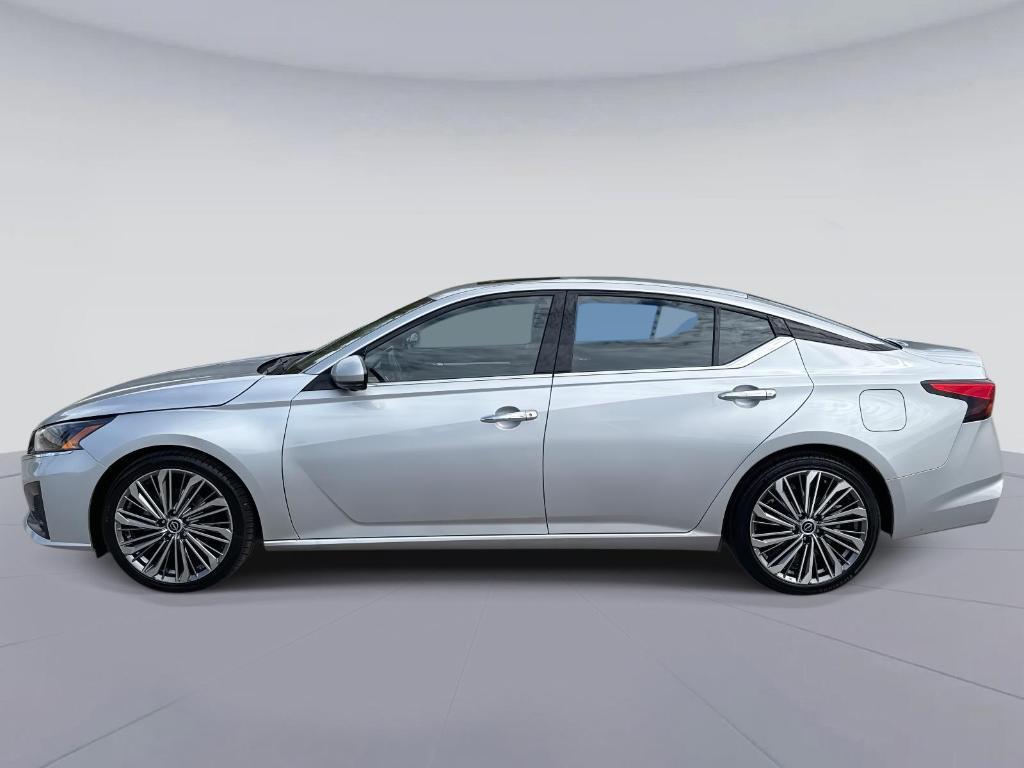 used 2023 Nissan Altima car, priced at $18,495