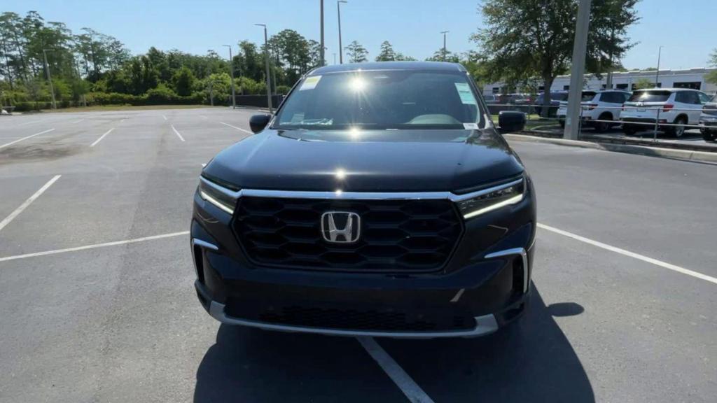 new 2025 Honda Pilot car, priced at $47,050