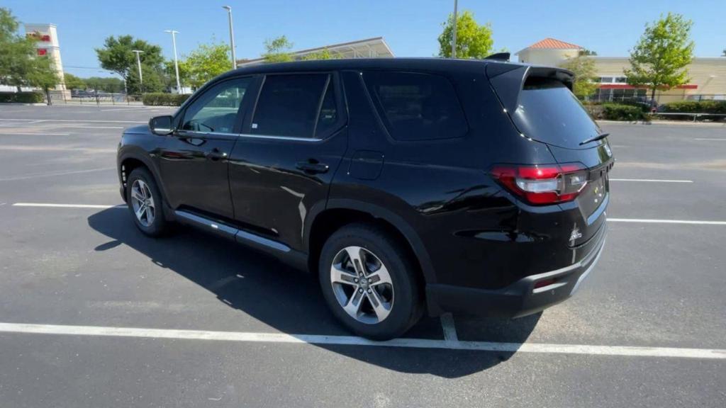 new 2025 Honda Pilot car, priced at $47,050