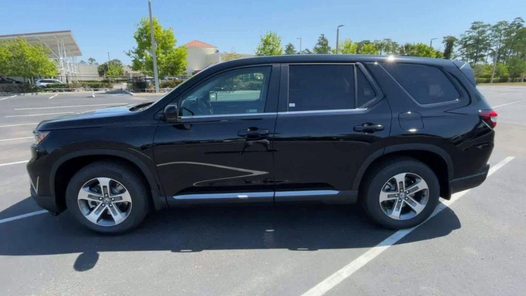 new 2025 Honda Pilot car, priced at $47,050