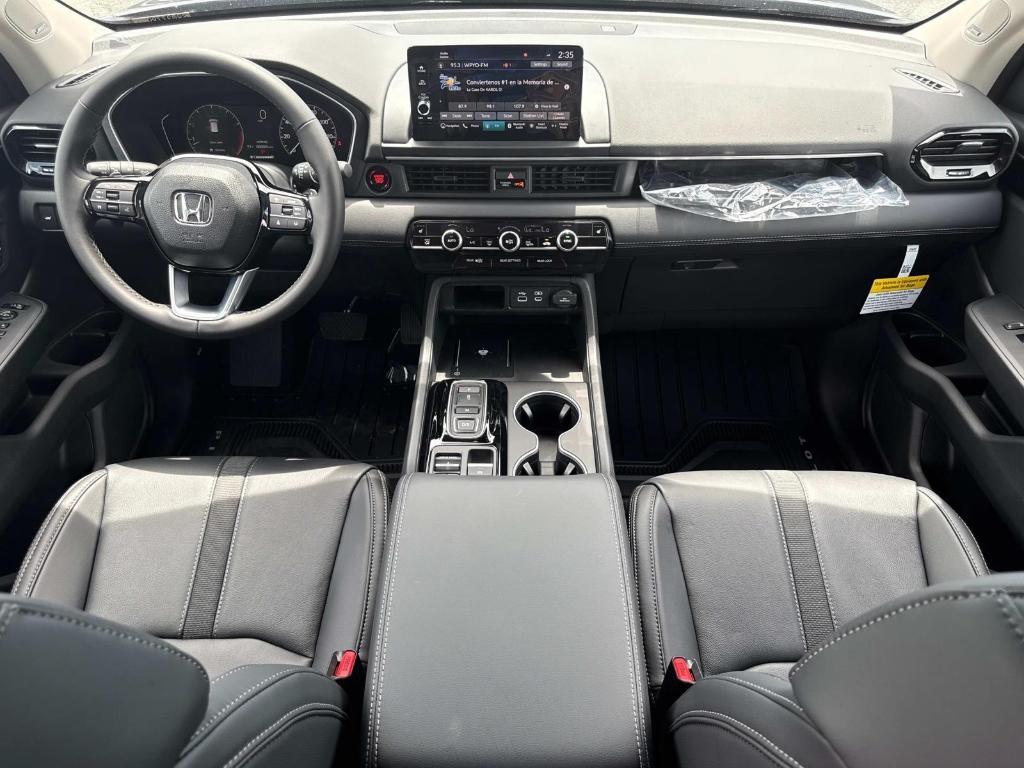 new 2025 Honda Pilot car, priced at $49,680