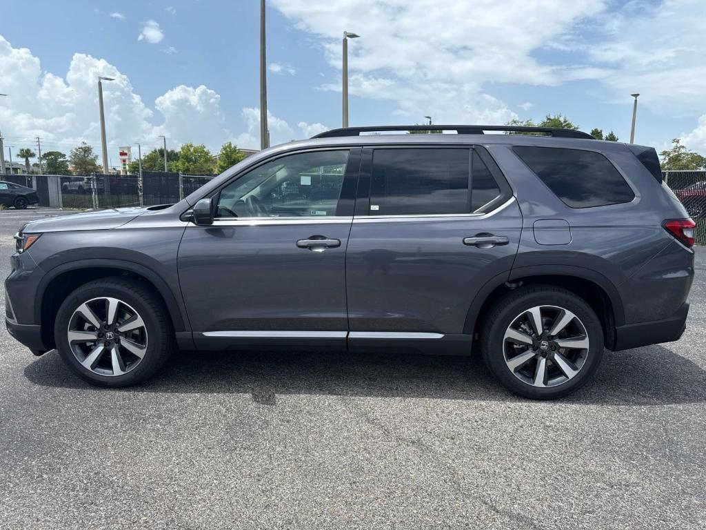 new 2025 Honda Pilot car, priced at $49,680