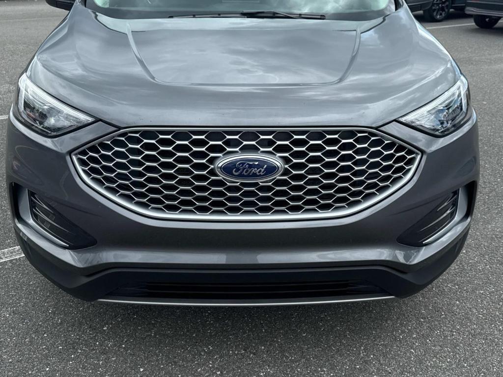 used 2024 Ford Edge car, priced at $20,995