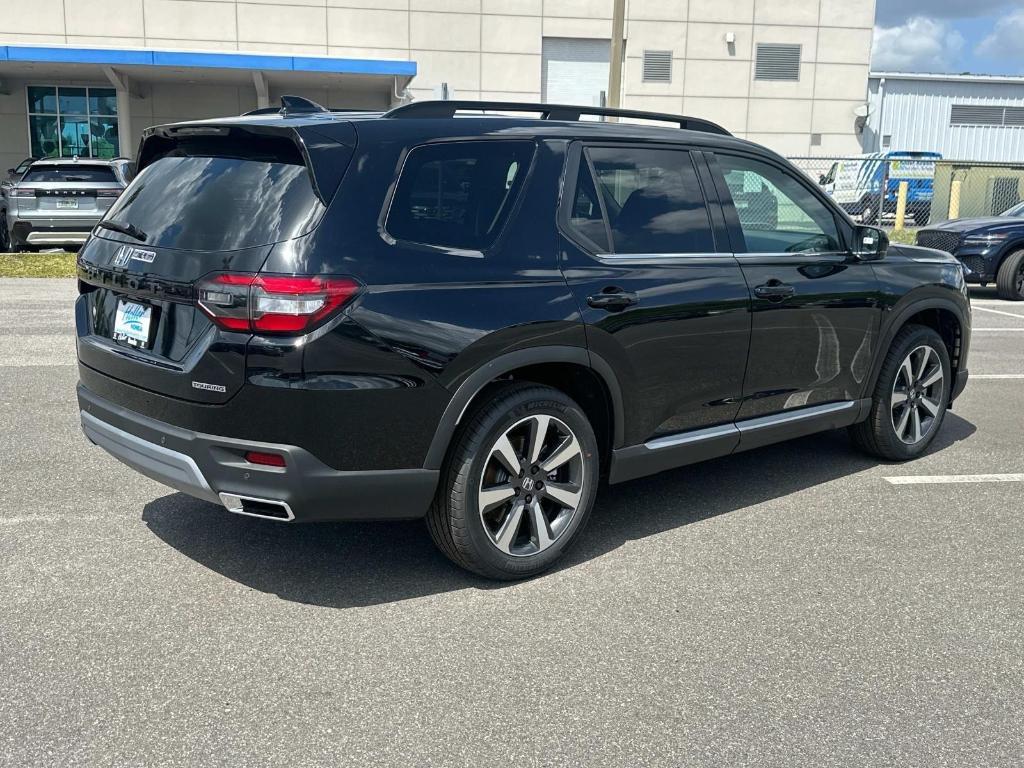 new 2025 Honda Pilot car, priced at $48,950