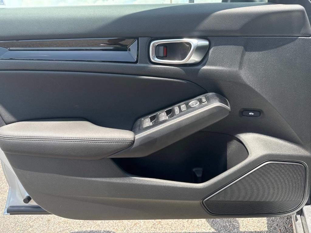 new 2025 Honda Civic Hybrid car, priced at $33,100