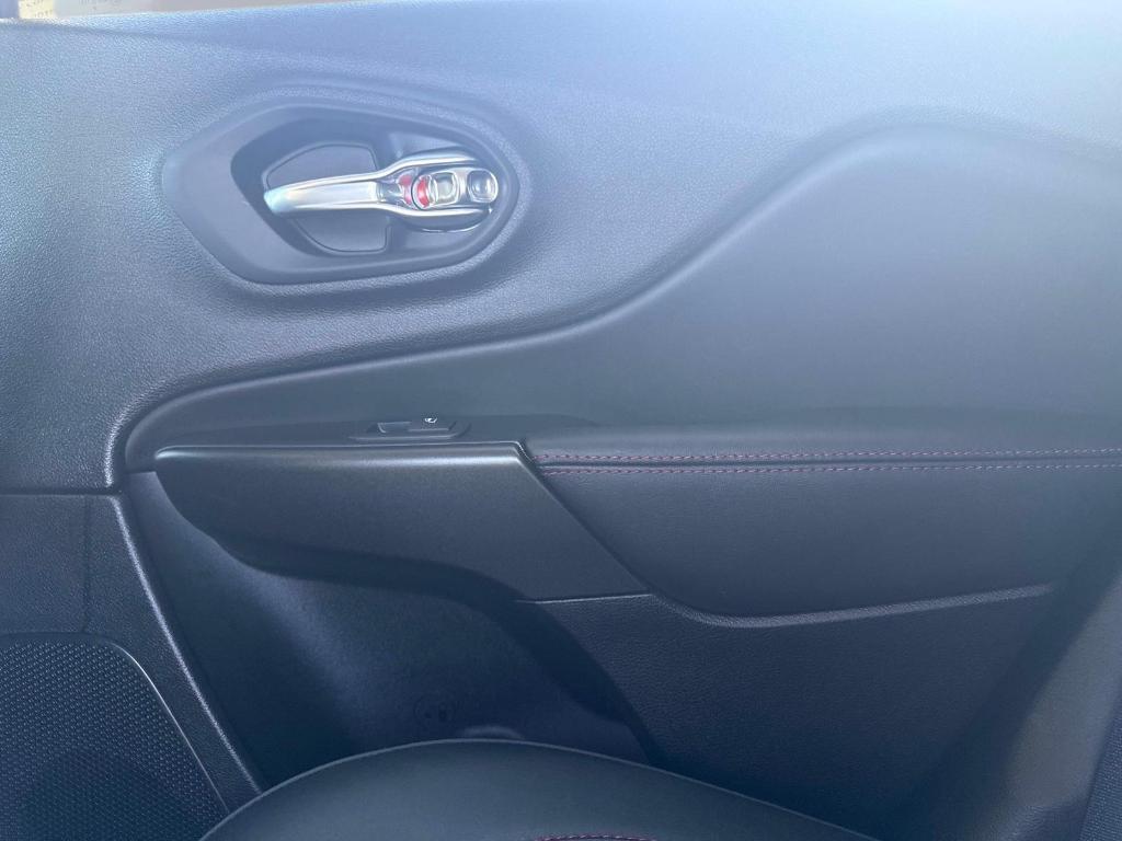 used 2021 Jeep Cherokee car, priced at $21,995