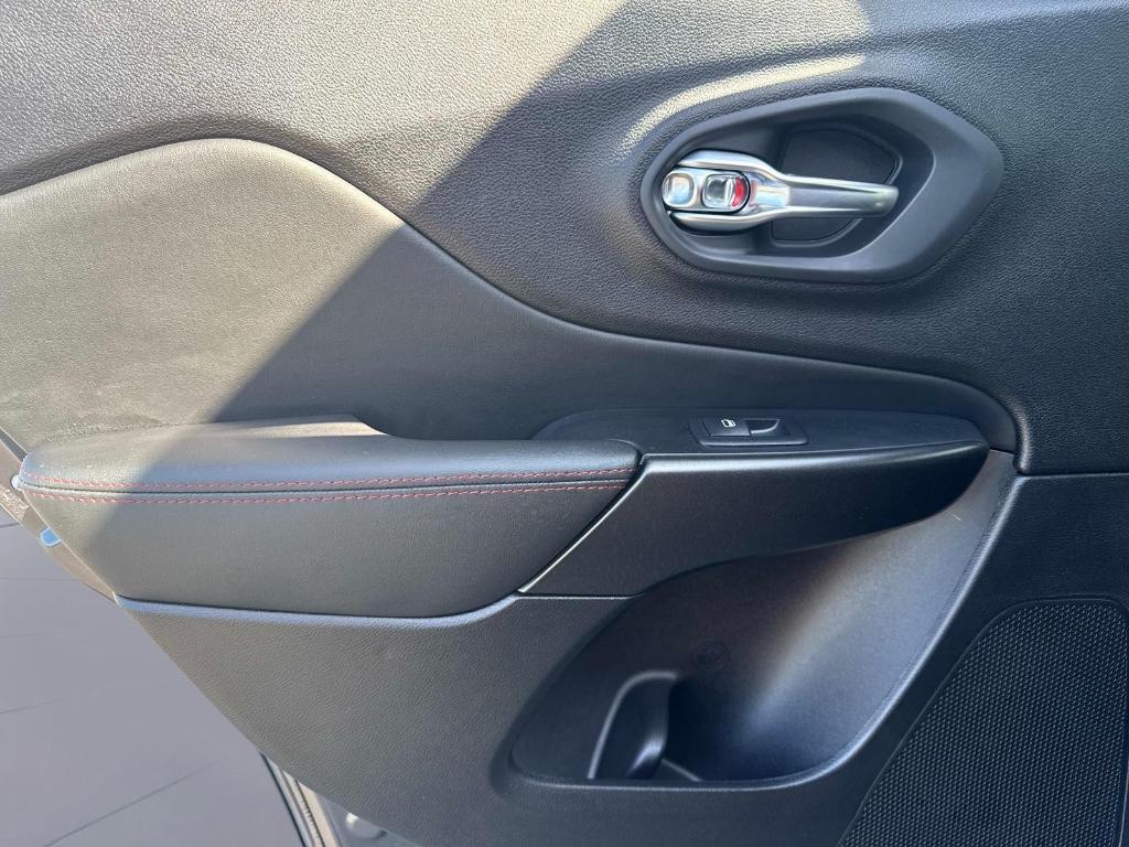 used 2021 Jeep Cherokee car, priced at $21,995