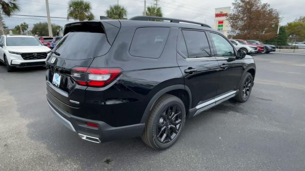 new 2025 Honda Pilot car, priced at $53,195