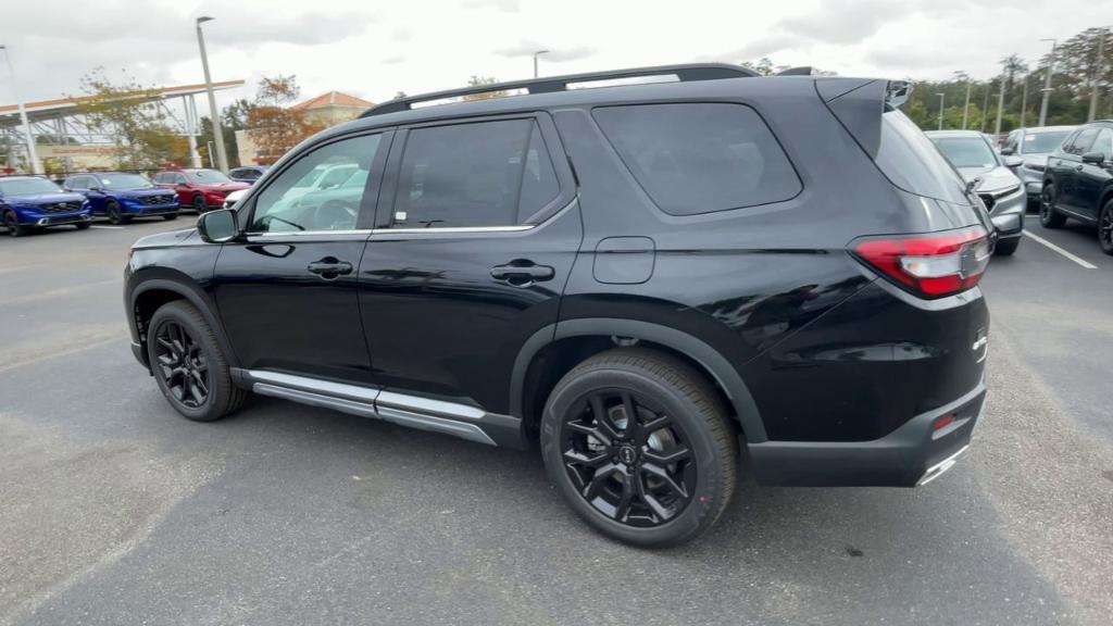 new 2025 Honda Pilot car, priced at $53,195