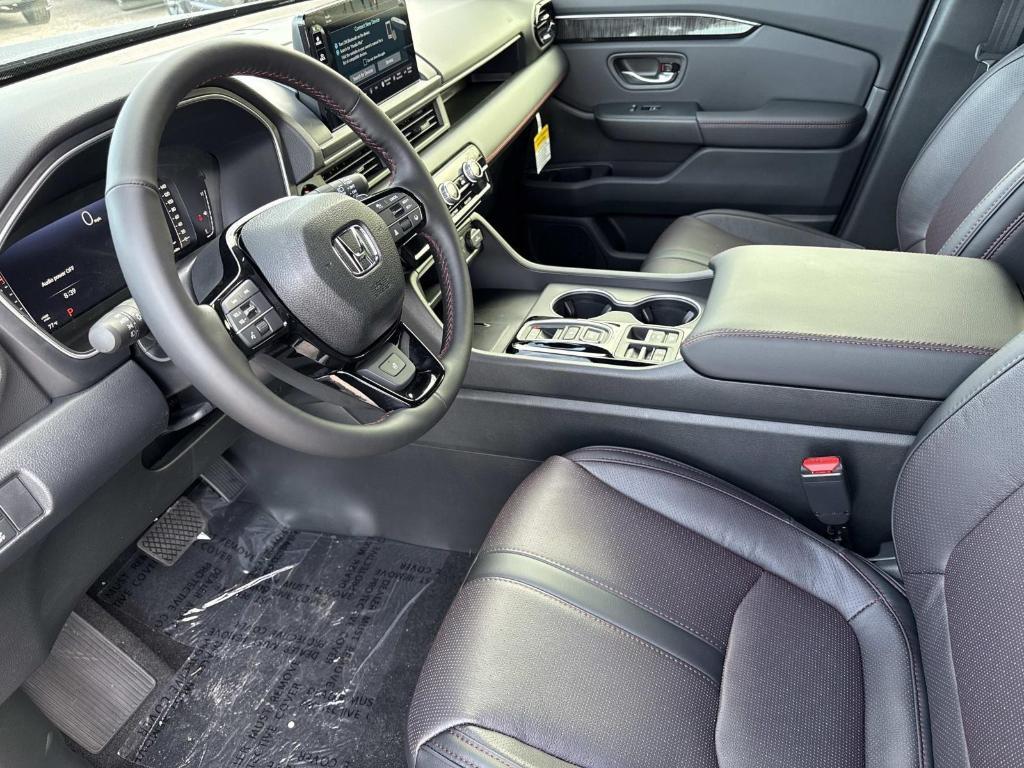 new 2025 Honda Pilot car, priced at $56,075