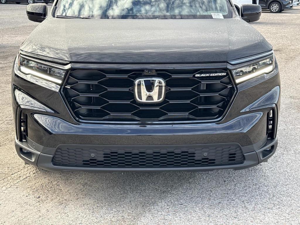 new 2025 Honda Pilot car, priced at $56,075