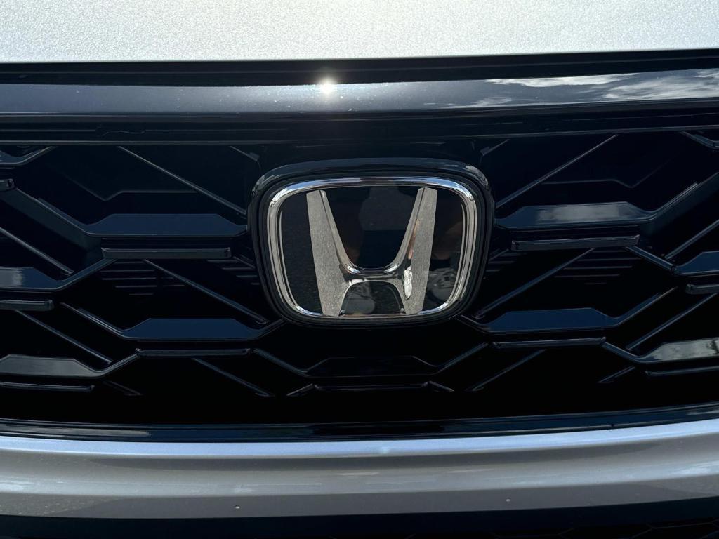 new 2025 Honda CR-V Hybrid car, priced at $39,045