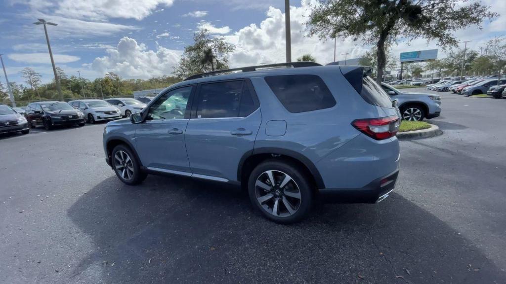 new 2025 Honda Pilot car, priced at $51,070