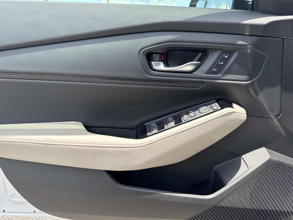 new 2025 Honda Accord Hybrid car, priced at $36,545