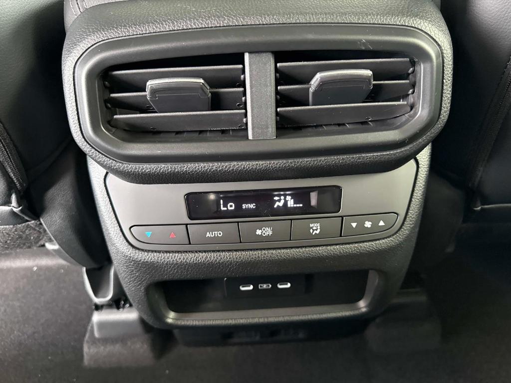 new 2025 Honda Pilot car, priced at $44,995