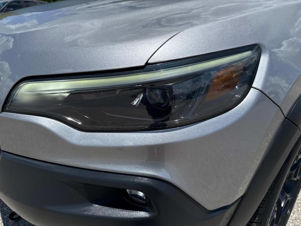 used 2021 Jeep Cherokee car, priced at $22,499