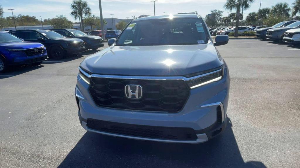 new 2025 Honda Pilot car, priced at $50,340