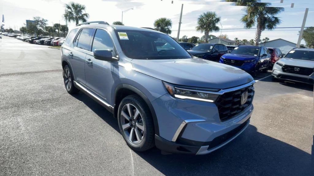 new 2025 Honda Pilot car, priced at $50,340