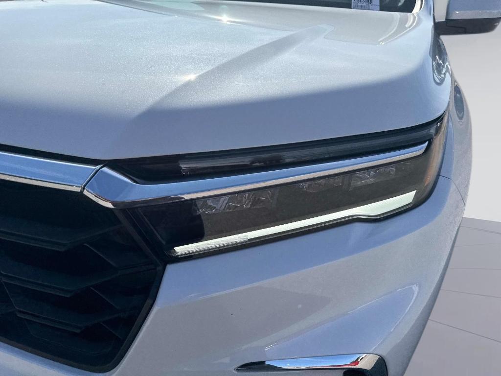 new 2025 Honda Pilot car, priced at $46,050