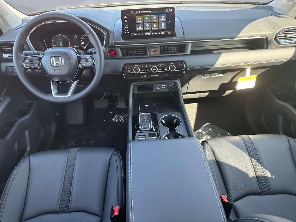 new 2025 Honda Pilot car, priced at $46,050