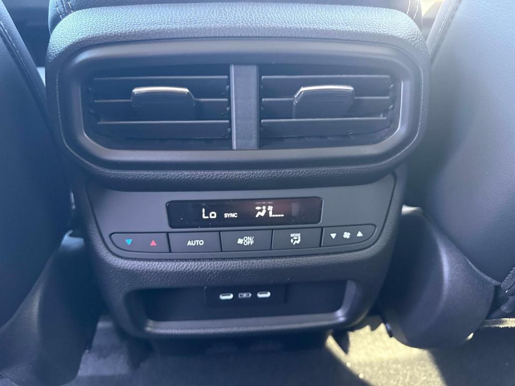 new 2025 Honda Pilot car, priced at $46,050