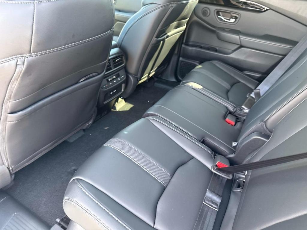 new 2025 Honda Pilot car, priced at $46,050