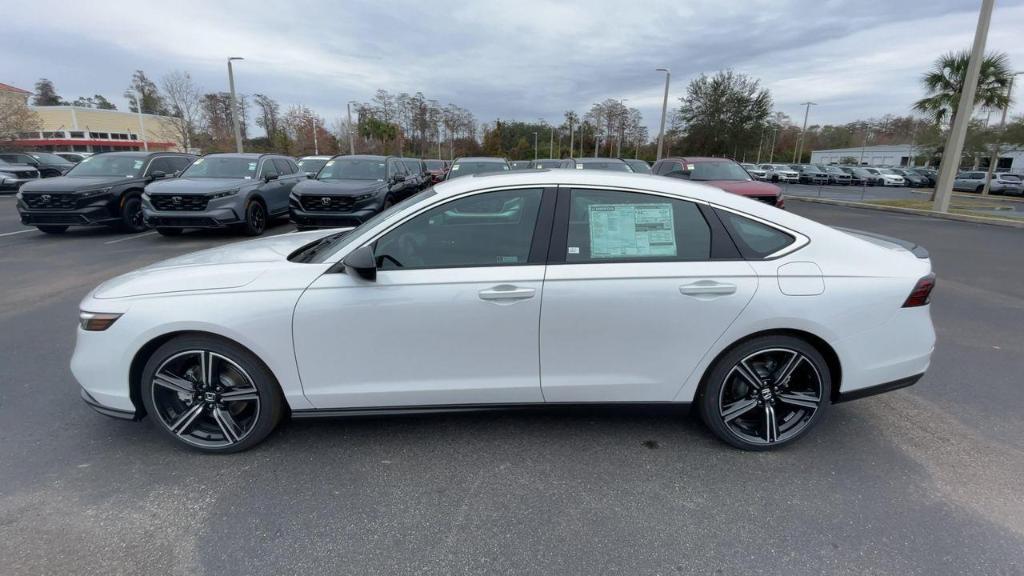 new 2025 Honda Accord Hybrid car, priced at $35,205