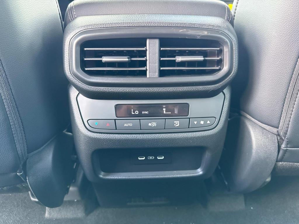 new 2025 Honda Pilot car, priced at $51,305