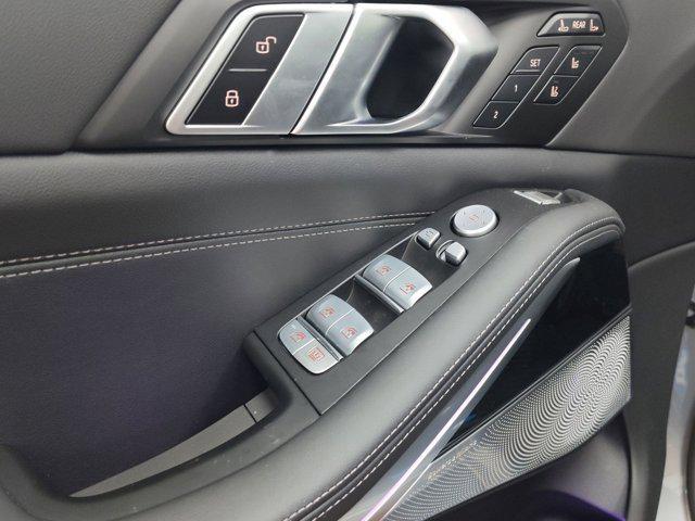new 2025 BMW X7 car, priced at $121,255