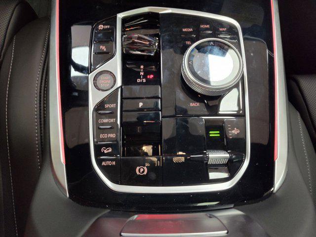 new 2025 BMW X7 car, priced at $121,255