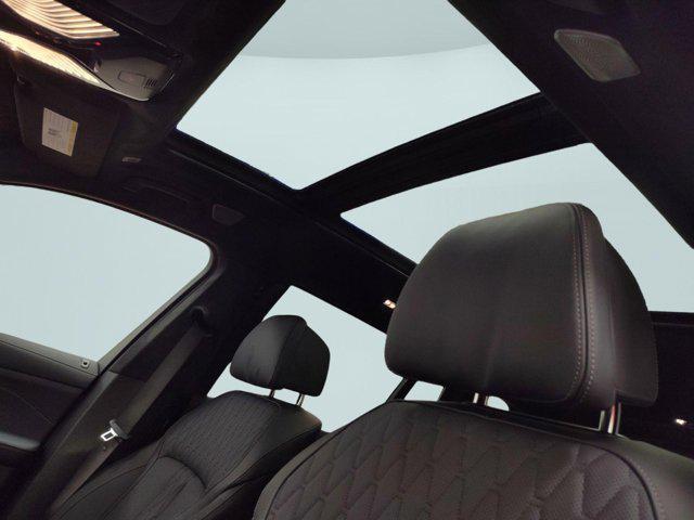 new 2025 BMW X7 car, priced at $121,255