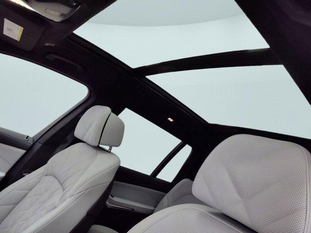new 2026 BMW X7 car, priced at $98,580