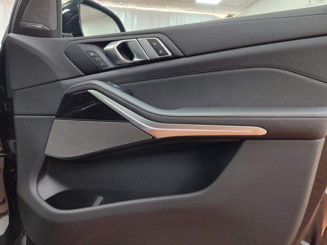 new 2026 BMW X7 car, priced at $99,675
