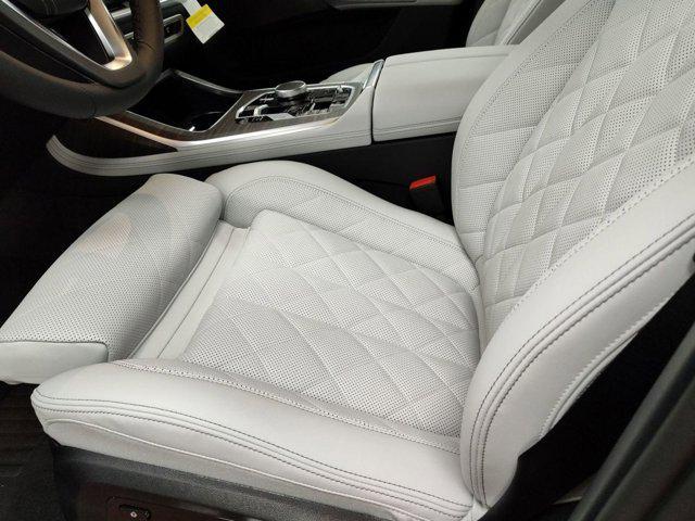 new 2026 BMW X7 car, priced at $95,925