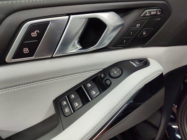 new 2026 BMW X7 car, priced at $100,730