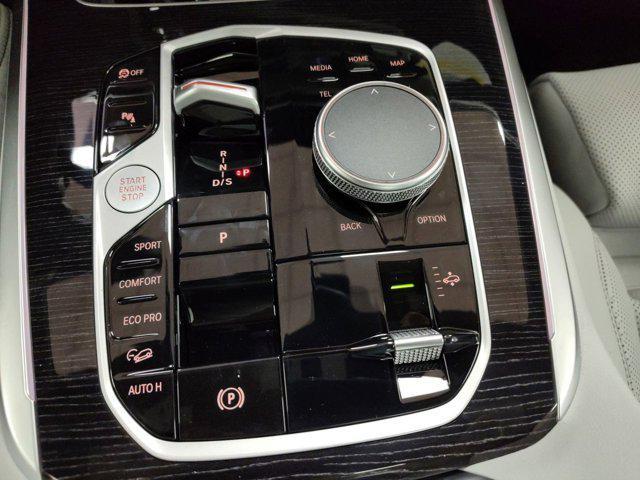 new 2026 BMW X7 car, priced at $100,730