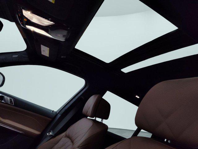 new 2026 BMW X7 car, priced at $99,575