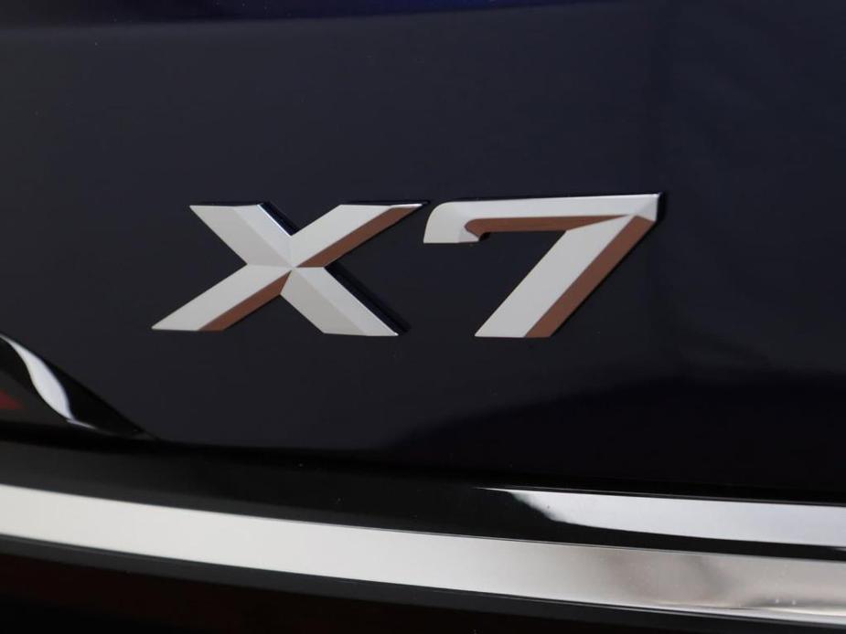 new 2025 BMW X7 car, priced at $95,075