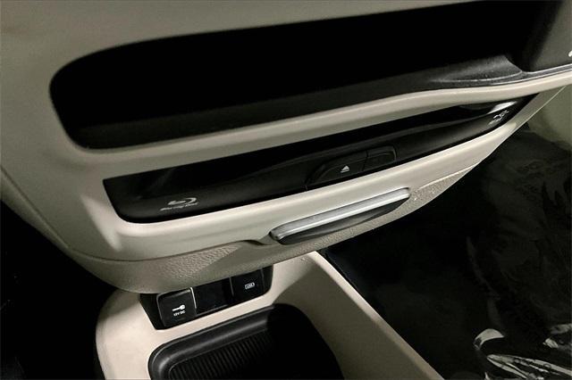 used 2018 Chrysler Pacifica car, priced at $14,600