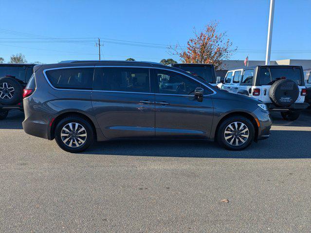 used 2021 Chrysler Pacifica Hybrid car, priced at $24,900