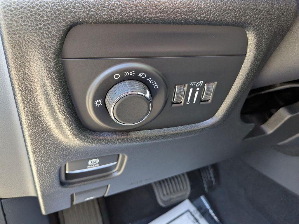 new 2025 Jeep Grand Cherokee car, priced at $39,420