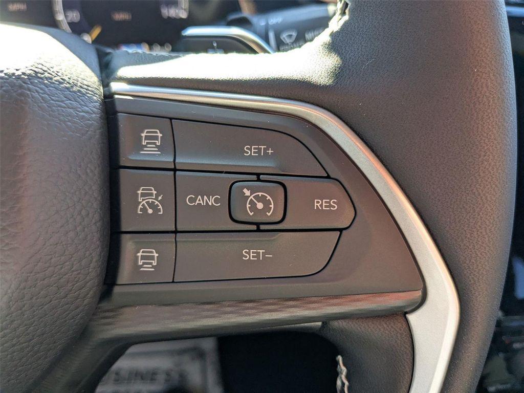 new 2025 Jeep Grand Cherokee car, priced at $39,420