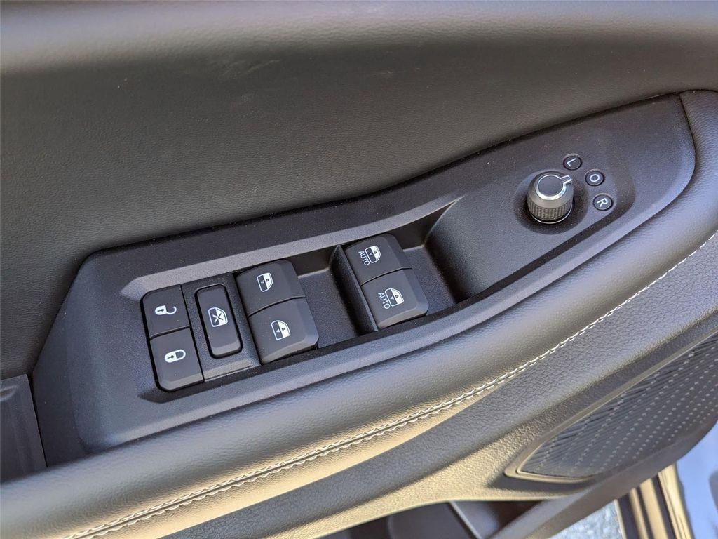 new 2025 Jeep Grand Cherokee car, priced at $39,420