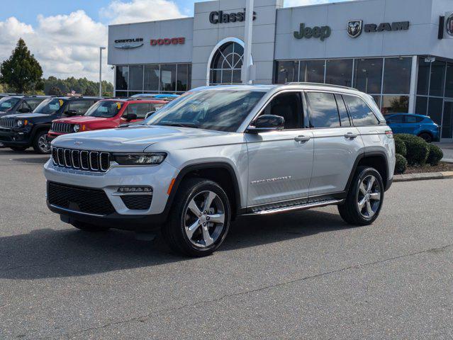 new 2025 Jeep Grand Cherokee car, priced at $52,180